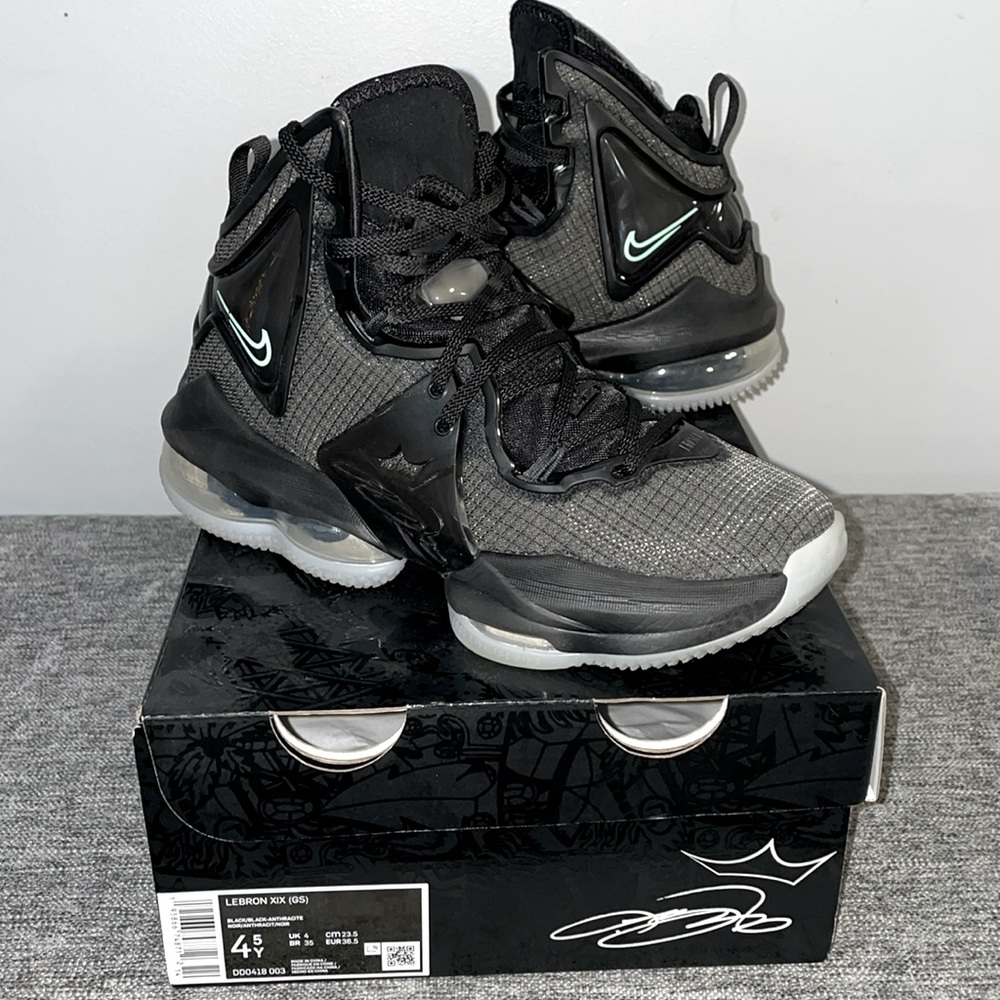 LeBron 19 -  Big Kid’s Basketball Shoe